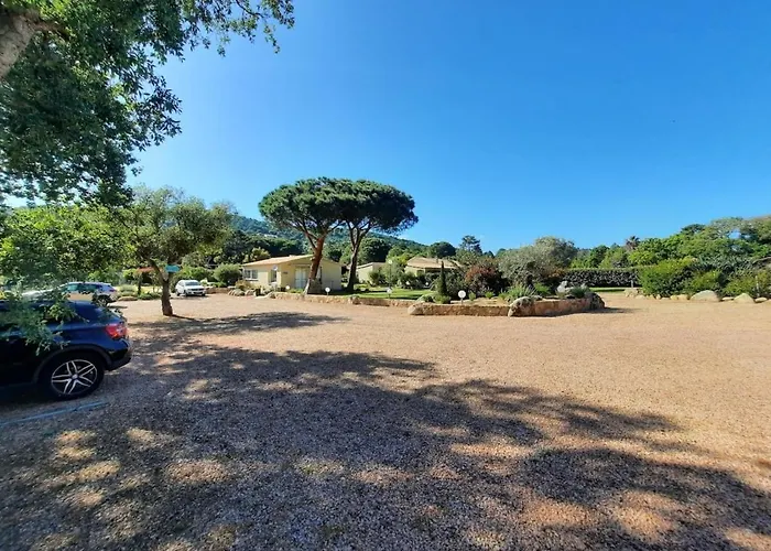 Les Jardins De Santa Giulia - Charmante Dhte 2 Penzion 3*