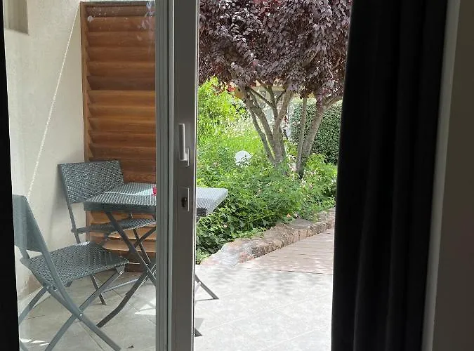 Les Jardins De Santa Giulia - Charmante Dhte 2 Гостьовий будинок 3*